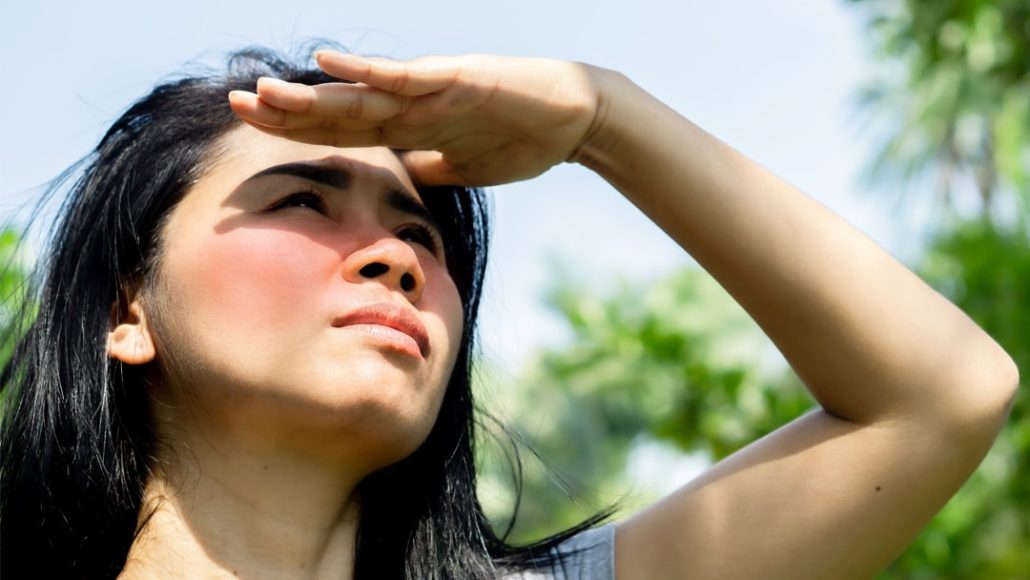 Sunburned eyes: See what it feels like before you ignore it